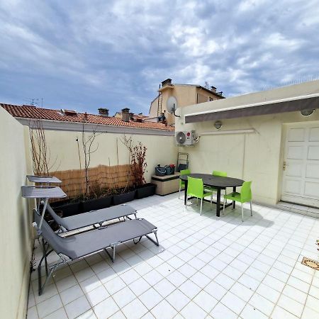 Plein Centre Appartement Climatise Et Spacieux Avec Grande Terrasse Sur Le Toit A Nizza Exterior foto